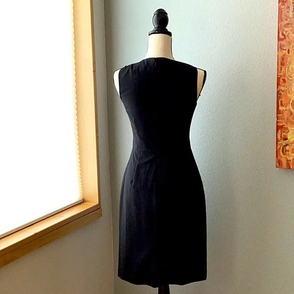 Banana Republic Sleeveless Black Dress - Picture 4 of 8